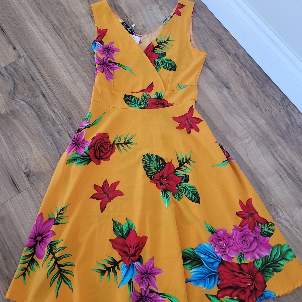 Sucrefas, Ladies Medium, Yellow Floral  Flared Dress